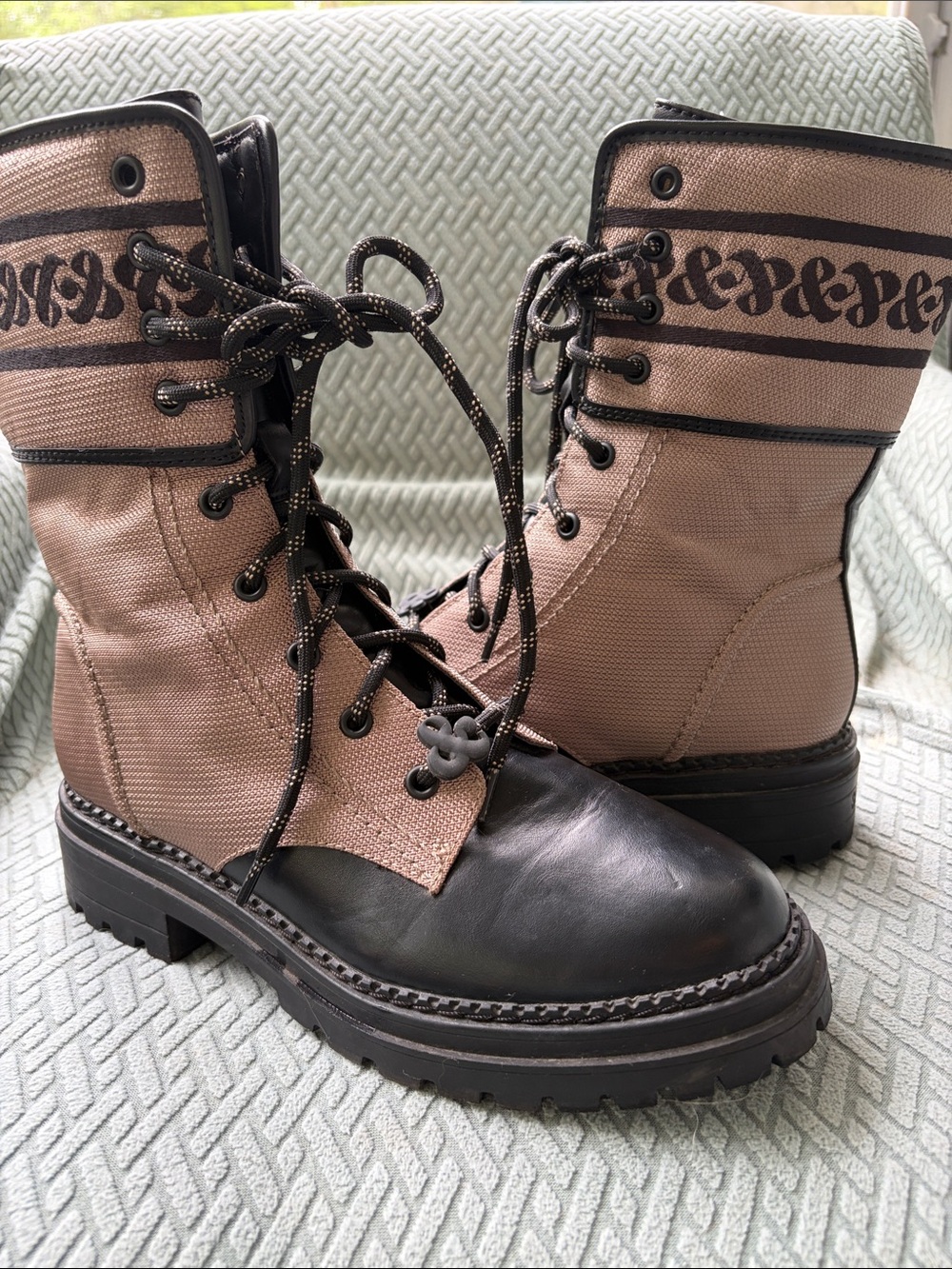 SAM & LIBBY BLACK TAN LACE-UP COMBAT BOOTS SIDE ZIP WOMEN SIZE 8.5